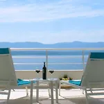 Azzurra 4*
