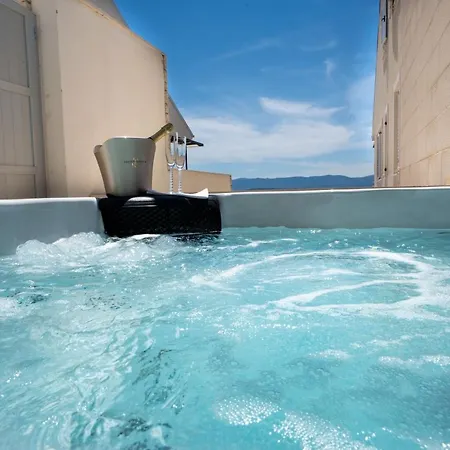 Azzurra Aparthotel