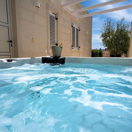 Azzurra Aparthotel