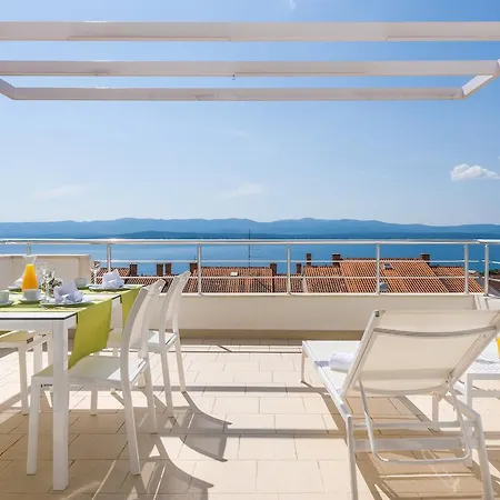 Azzurra 4*